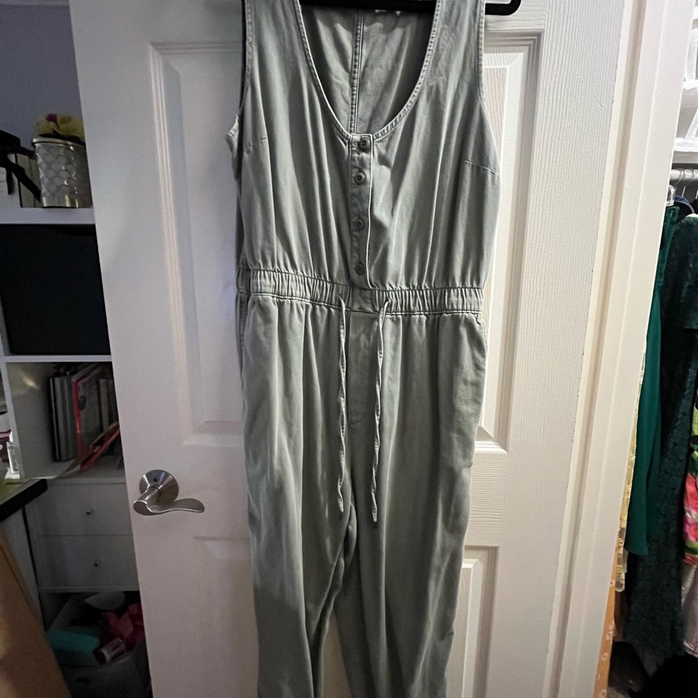 GAP Sleeveless Drawstring Jumpsuit in Sage